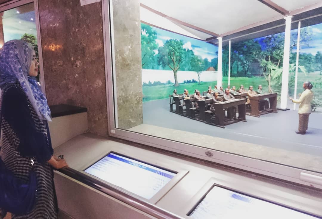 Melangkah Kembali Ke Masa Lalu Di Museum Monas